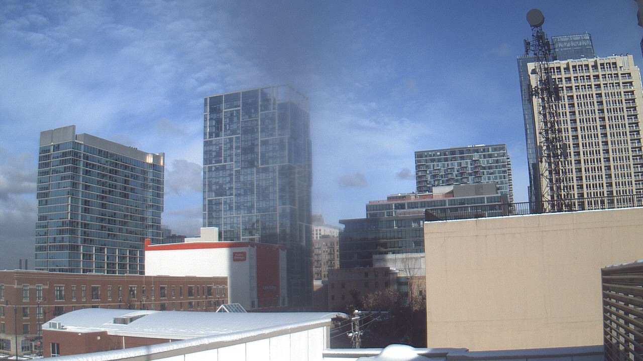 Thumbnail for current weather camera view from Old St Marys School in Chicago, Illinois