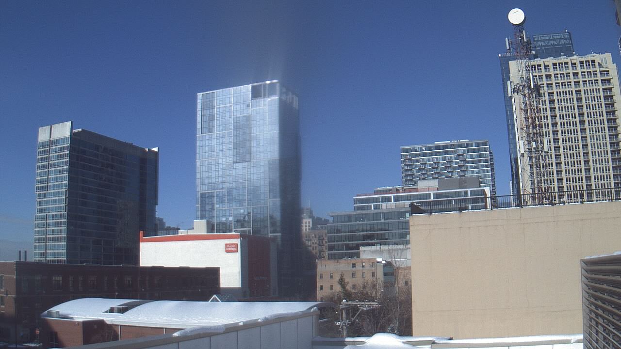 Thumbnail for current weather camera view from Old St Marys School in Chicago, Illinois