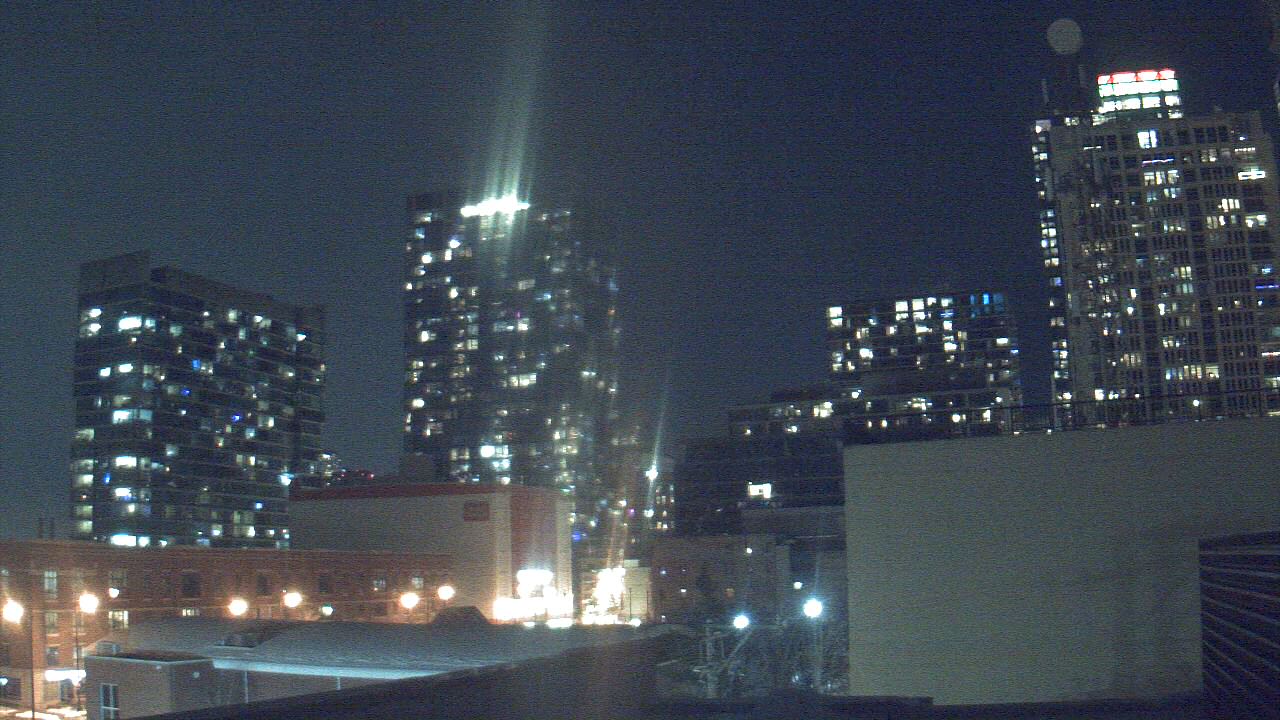 Thumbnail for current weather camera view from Old St Marys School in Chicago, Illinois