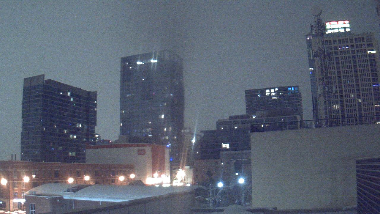 Thumbnail for current weather camera view from Old St Marys School in Chicago, Illinois