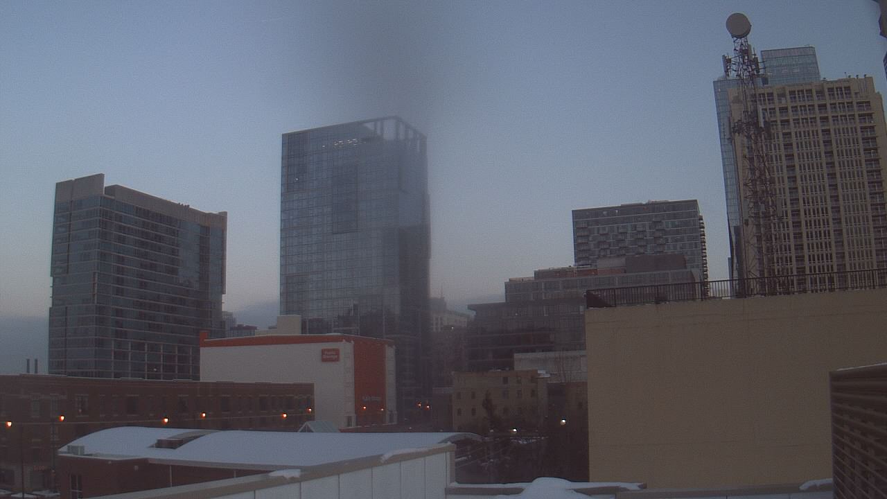 Thumbnail for current weather camera view from Old St Marys School in Chicago, Illinois