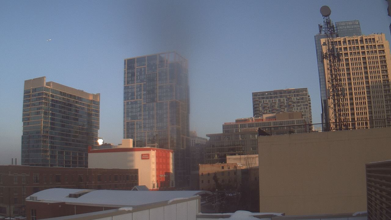 Thumbnail for current weather camera view from Old St Marys School in Chicago, Illinois