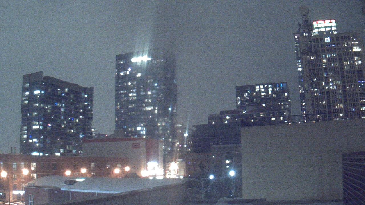 Thumbnail for current weather camera view from Old St Marys School in Chicago, Illinois