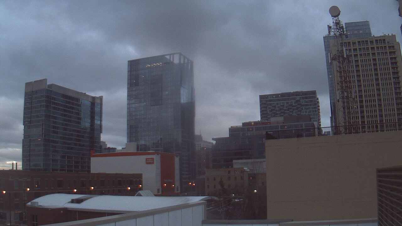 Thumbnail for current weather camera view from Old St Marys School in Chicago, Illinois