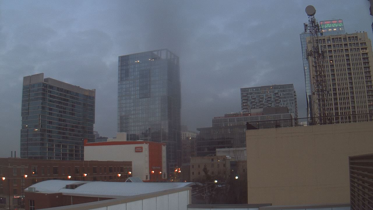 Thumbnail for current weather camera view from Old St Marys School in Chicago, Illinois