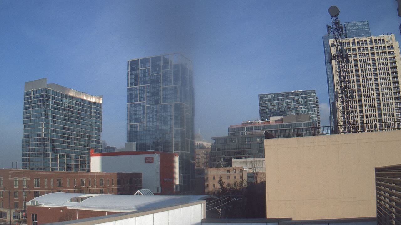 Thumbnail for current weather camera view from Old St Marys School in Chicago, Illinois