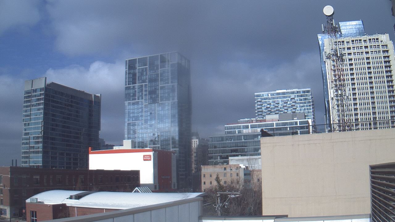 Thumbnail for current weather camera view from Old St Marys School in Chicago, Illinois