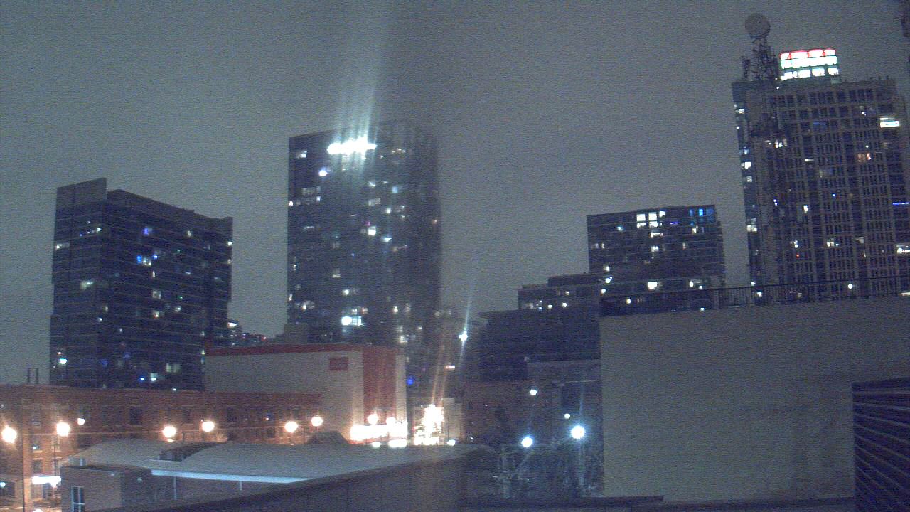 Thumbnail for current weather camera view from Old St Marys School in Chicago, Illinois