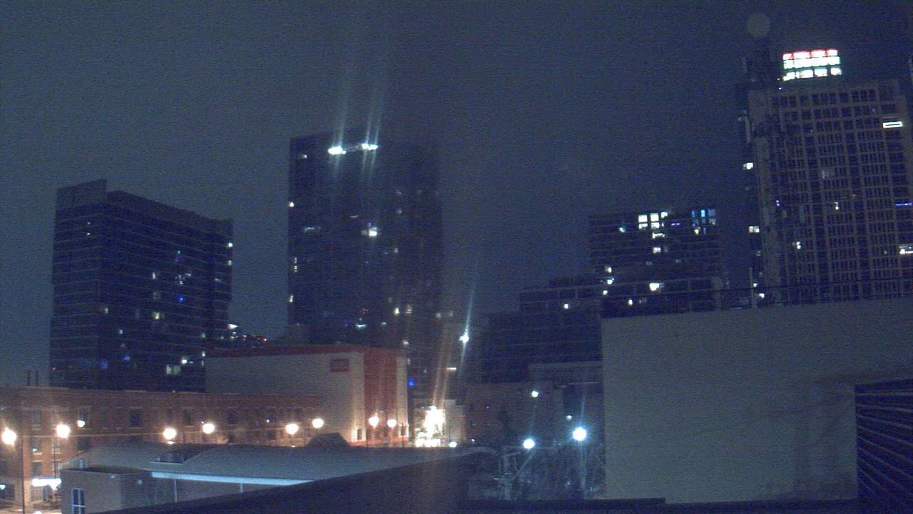 Thumbnail for current weather camera view from Old St Marys School in Chicago, Illinois