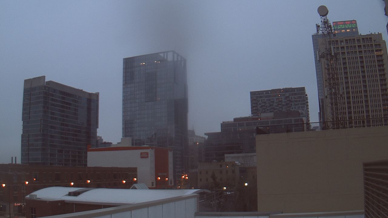 Thumbnail for current weather camera view from Old St Marys School in Chicago, Illinois