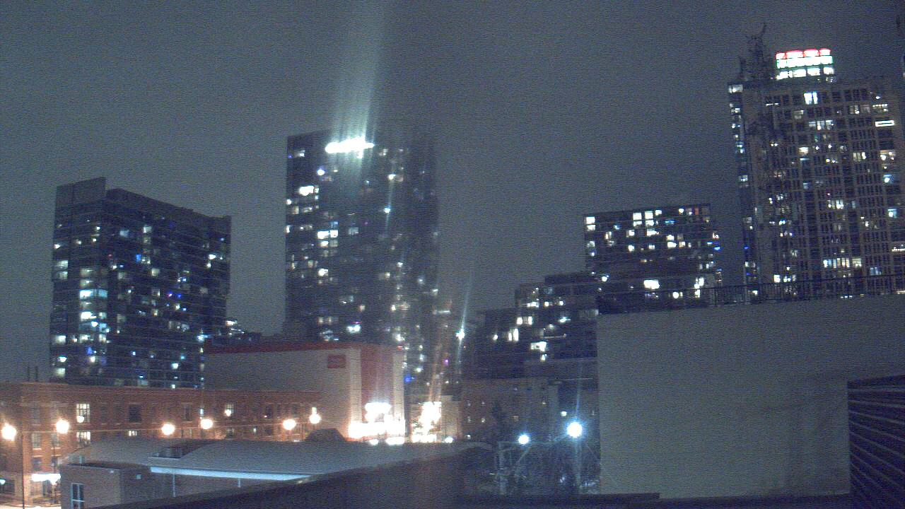 Thumbnail for current weather camera view from Old St Marys School in Chicago, Illinois