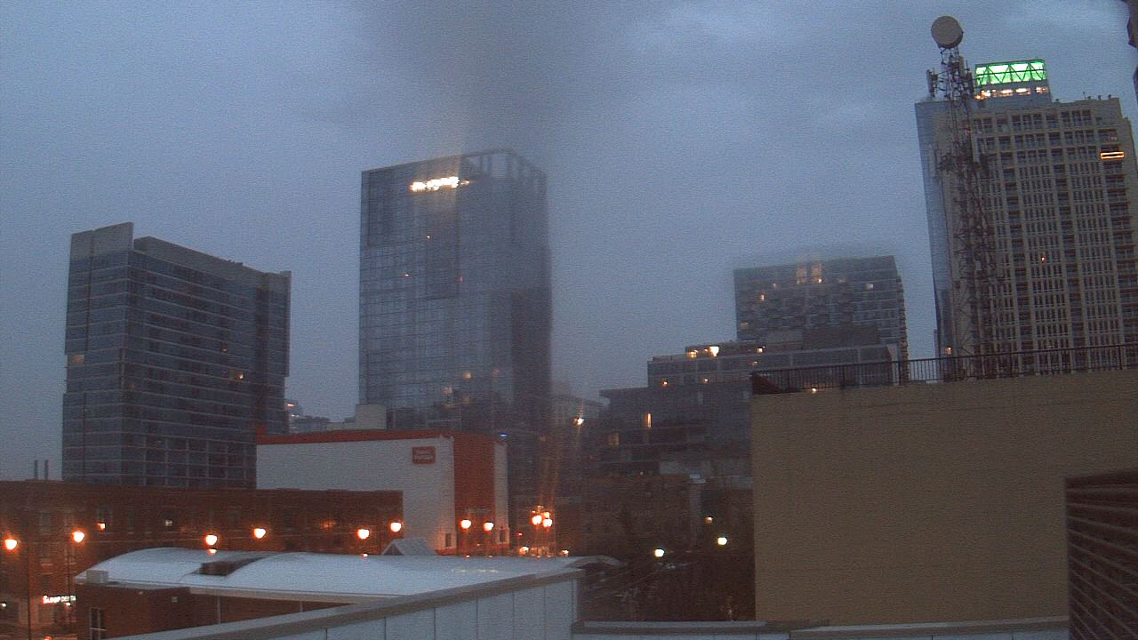 Thumbnail for current weather camera view from Old St Marys School in Chicago, Illinois