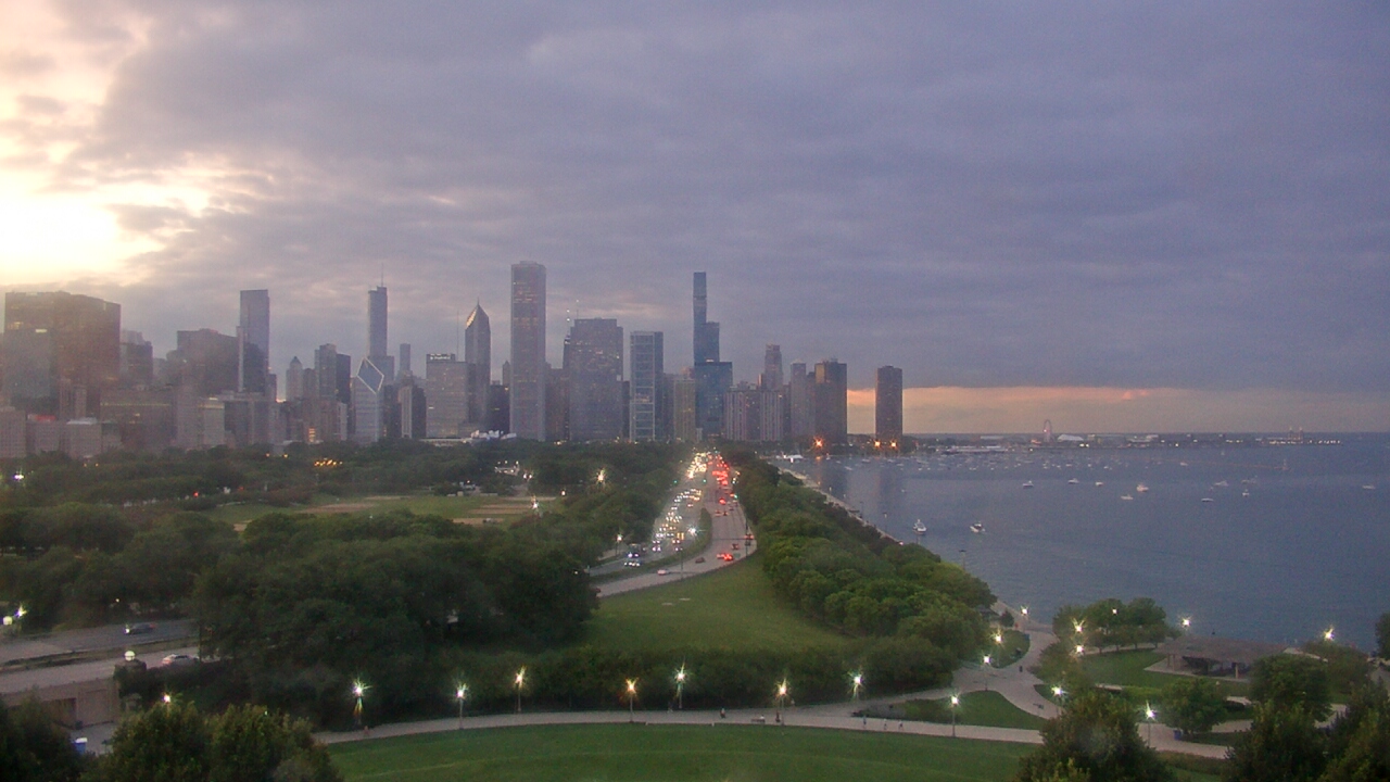 Thumbnail for current weather camera view from The Field Museum in Chicago, Illinois