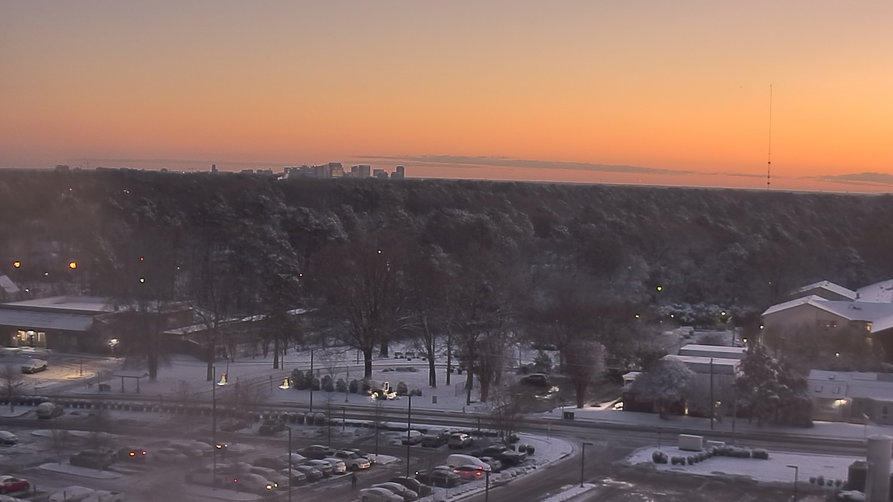 Thumbnail for current weather camera view from Chippenham Hospital in Richmond, Virginia