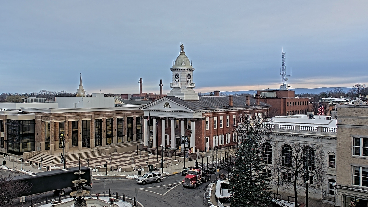 Thumbnail for current weather camera view from Franklin County 11-30 Visitors Center in Chambersburg, Pennsylvania