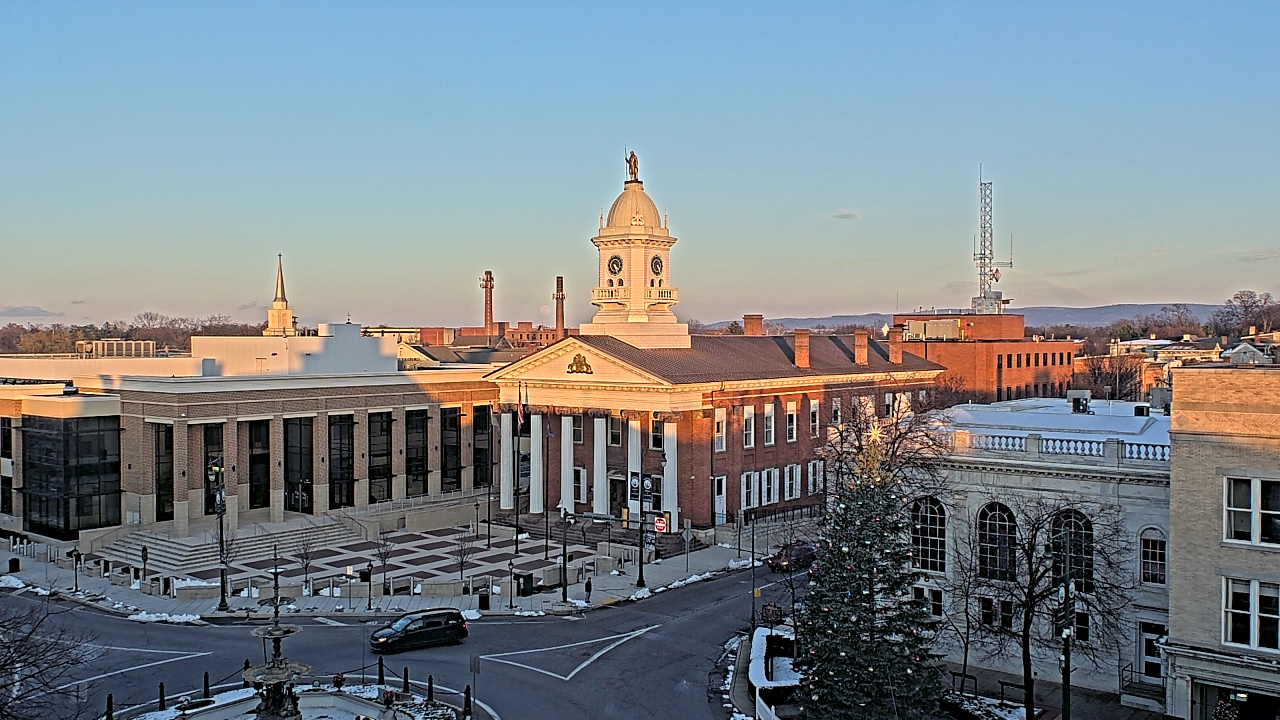 Thumbnail for current weather camera view from Franklin County 11-30 Visitors Center in Chambersburg, Pennsylvania