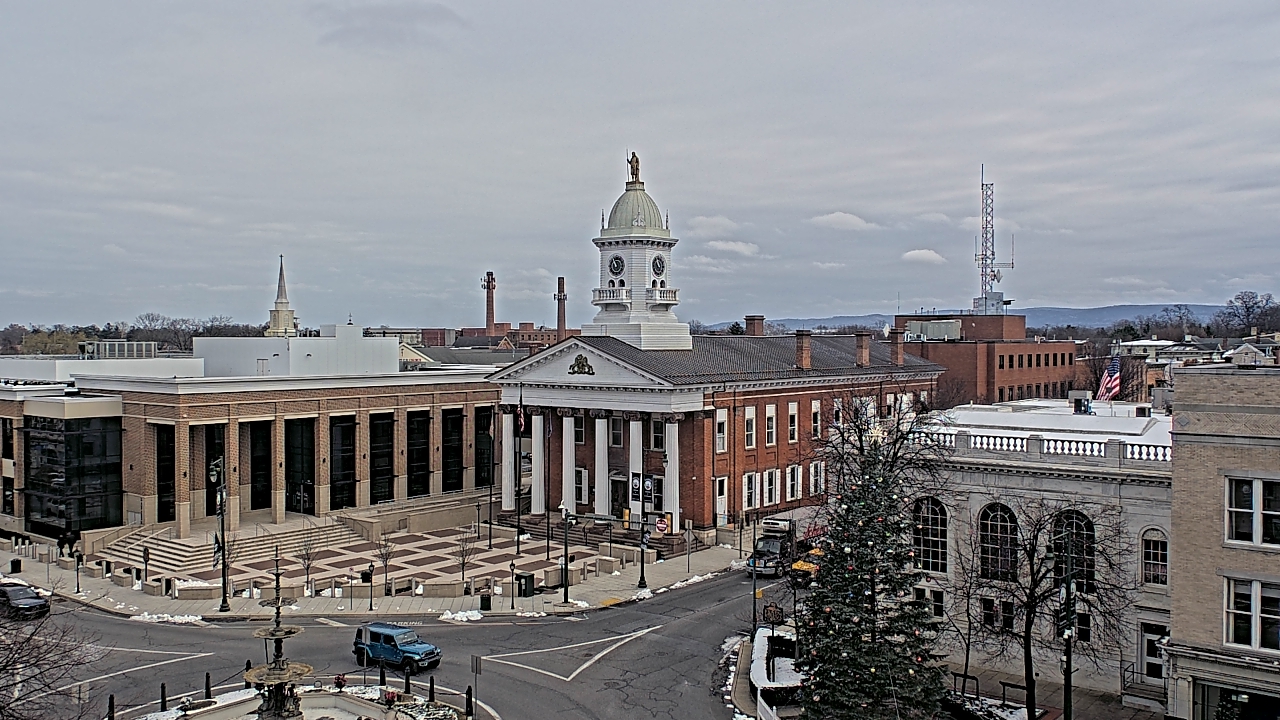 Thumbnail for current weather camera view from Franklin County 11-30 Visitors Center in Chambersburg, Pennsylvania