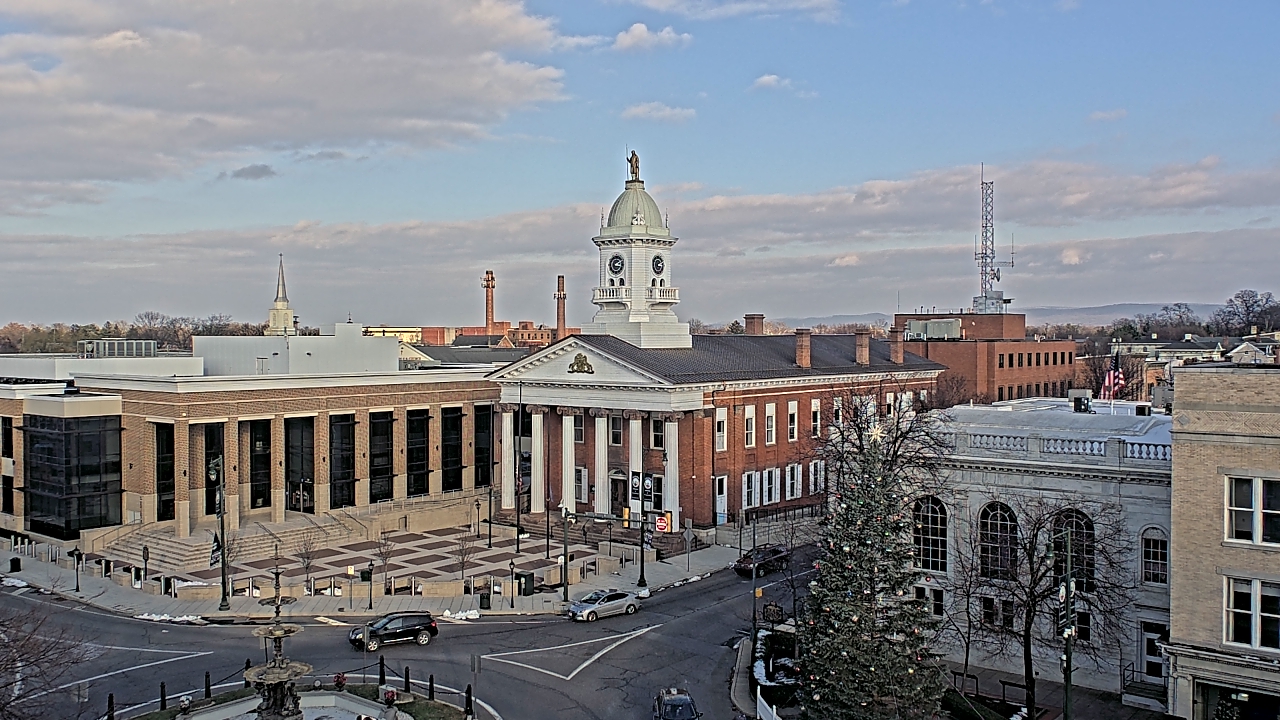 Thumbnail for current weather camera view from Franklin County 11-30 Visitors Center in Chambersburg, Pennsylvania
