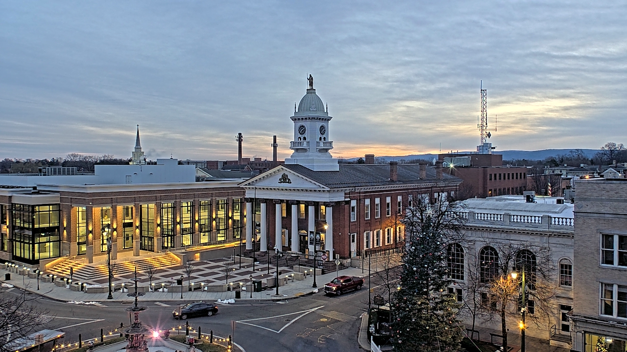 Thumbnail for current weather camera view from Franklin County 11-30 Visitors Center in Chambersburg, Pennsylvania