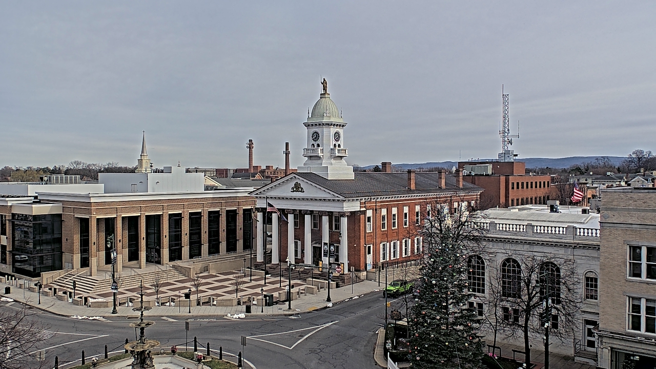 Thumbnail for current weather camera view from Franklin County 11-30 Visitors Center in Chambersburg, Pennsylvania