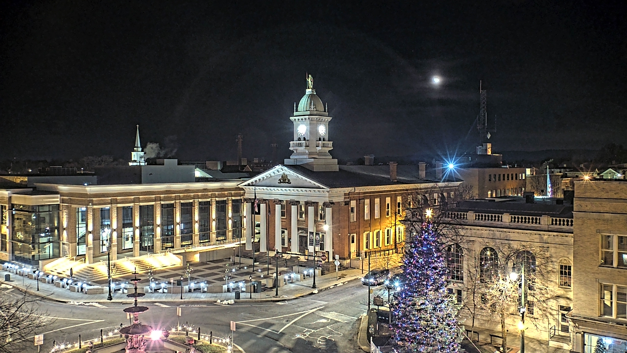 Thumbnail for current weather camera view from Franklin County 11-30 Visitors Center in Chambersburg, Pennsylvania
