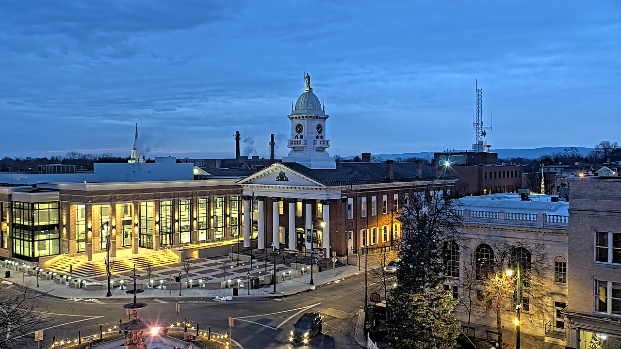 Thumbnail for current weather camera view from Franklin County 11-30 Visitors Center in Chambersburg, Pennsylvania