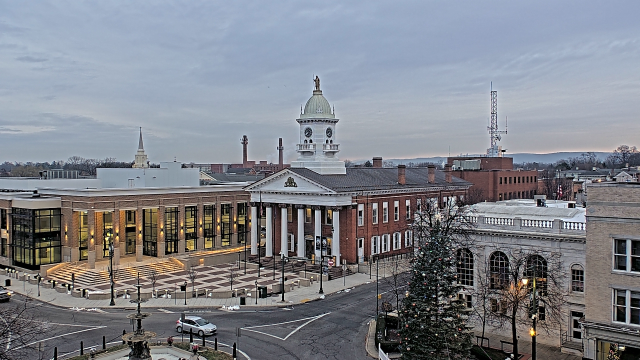 Thumbnail for current weather camera view from Franklin County 11-30 Visitors Center in Chambersburg, Pennsylvania
