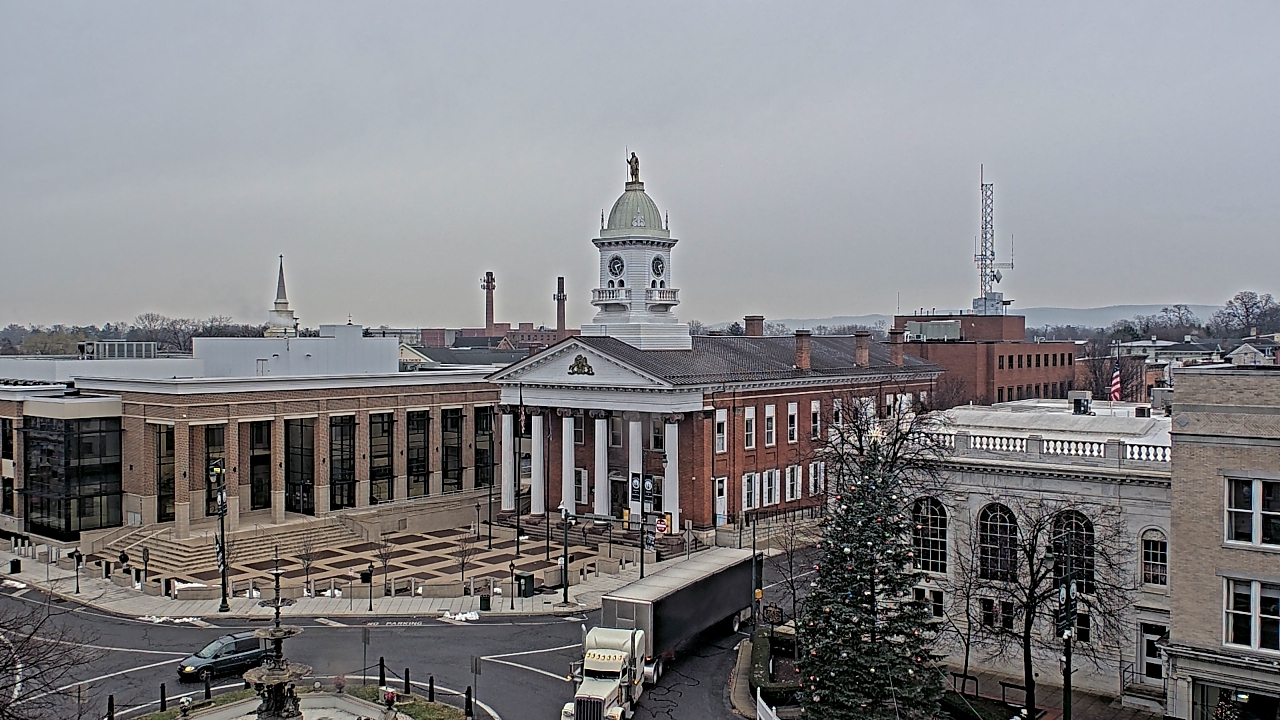 Thumbnail for current weather camera view from Franklin County 11-30 Visitors Center in Chambersburg, Pennsylvania