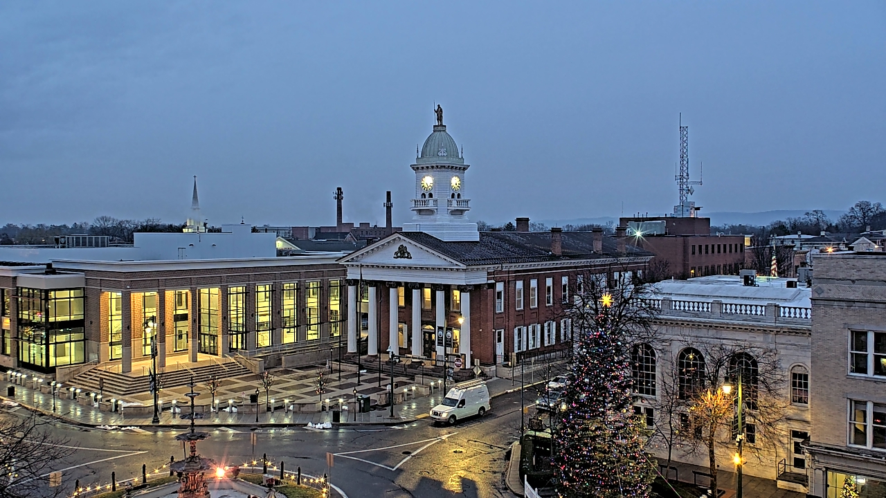 Thumbnail for current weather camera view from Franklin County 11-30 Visitors Center in Chambersburg, Pennsylvania