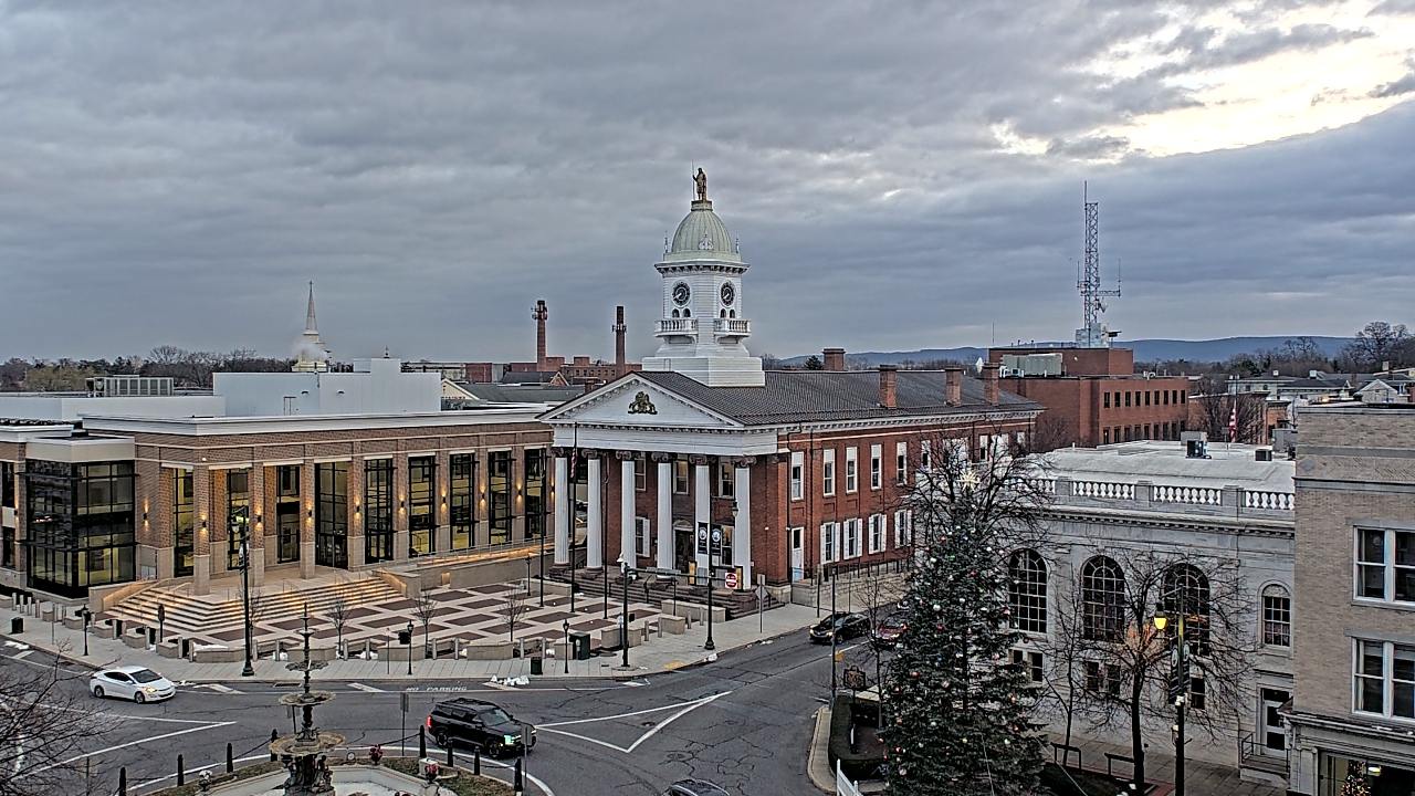 Thumbnail for current weather camera view from Franklin County 11-30 Visitors Center in Chambersburg, Pennsylvania