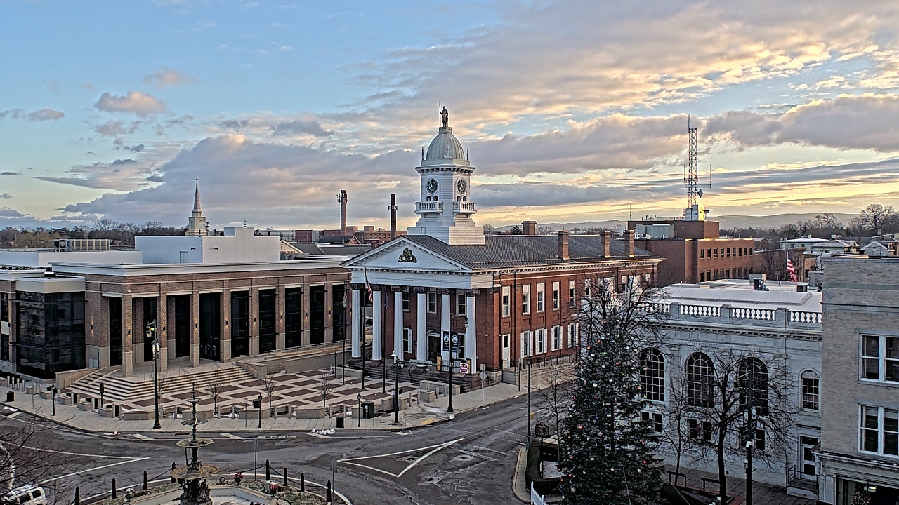 Thumbnail for current weather camera view from Franklin County 11-30 Visitors Center in Chambersburg, Pennsylvania