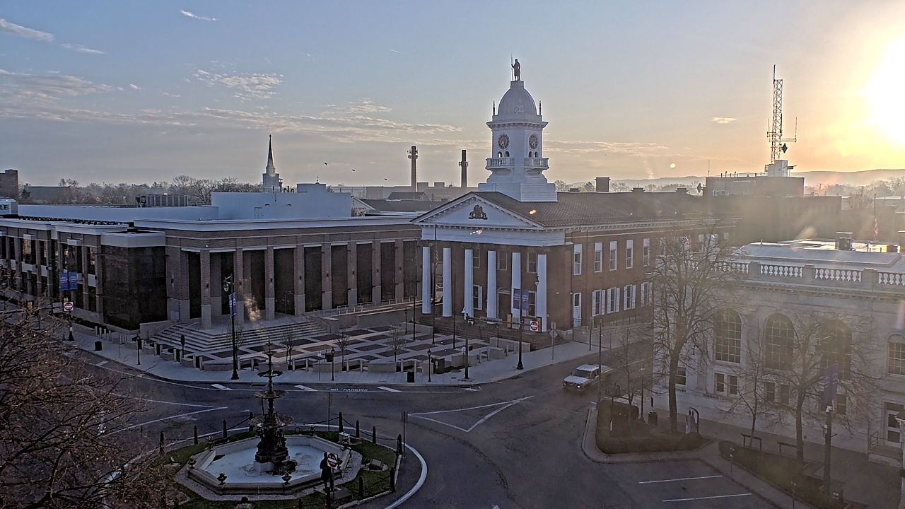 Thumbnail for current weather camera view from Franklin County 11-30 Visitors Center in Chambersburg, Pennsylvania