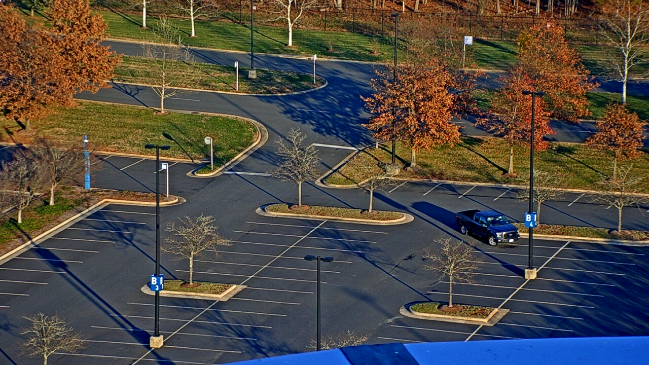 Thumbnail for current weather camera view from Steven F. Udvar-Hazy Center in Chantilly, Virginia
