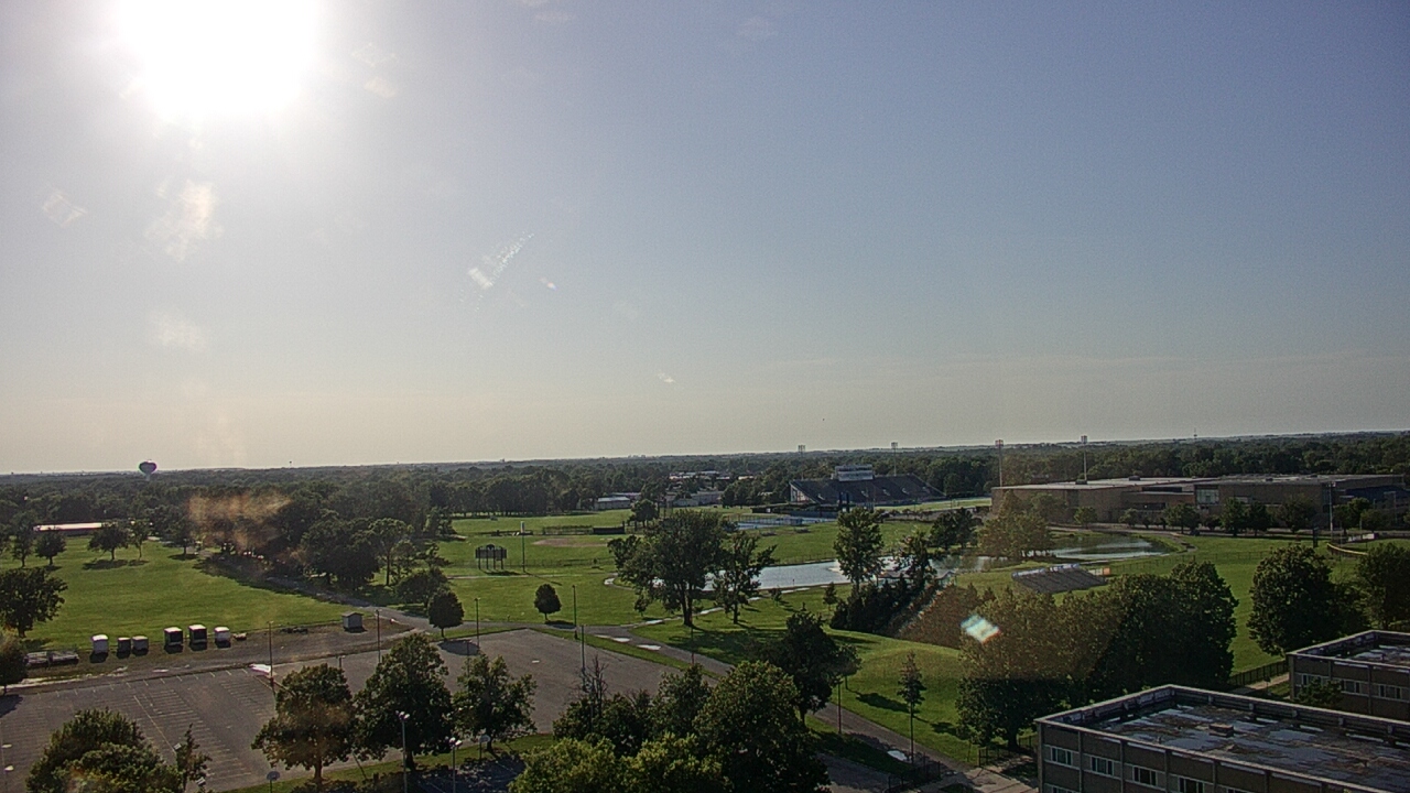Thumbnail for current weather camera view from Eastern Illinois University in Charleston, Illinois