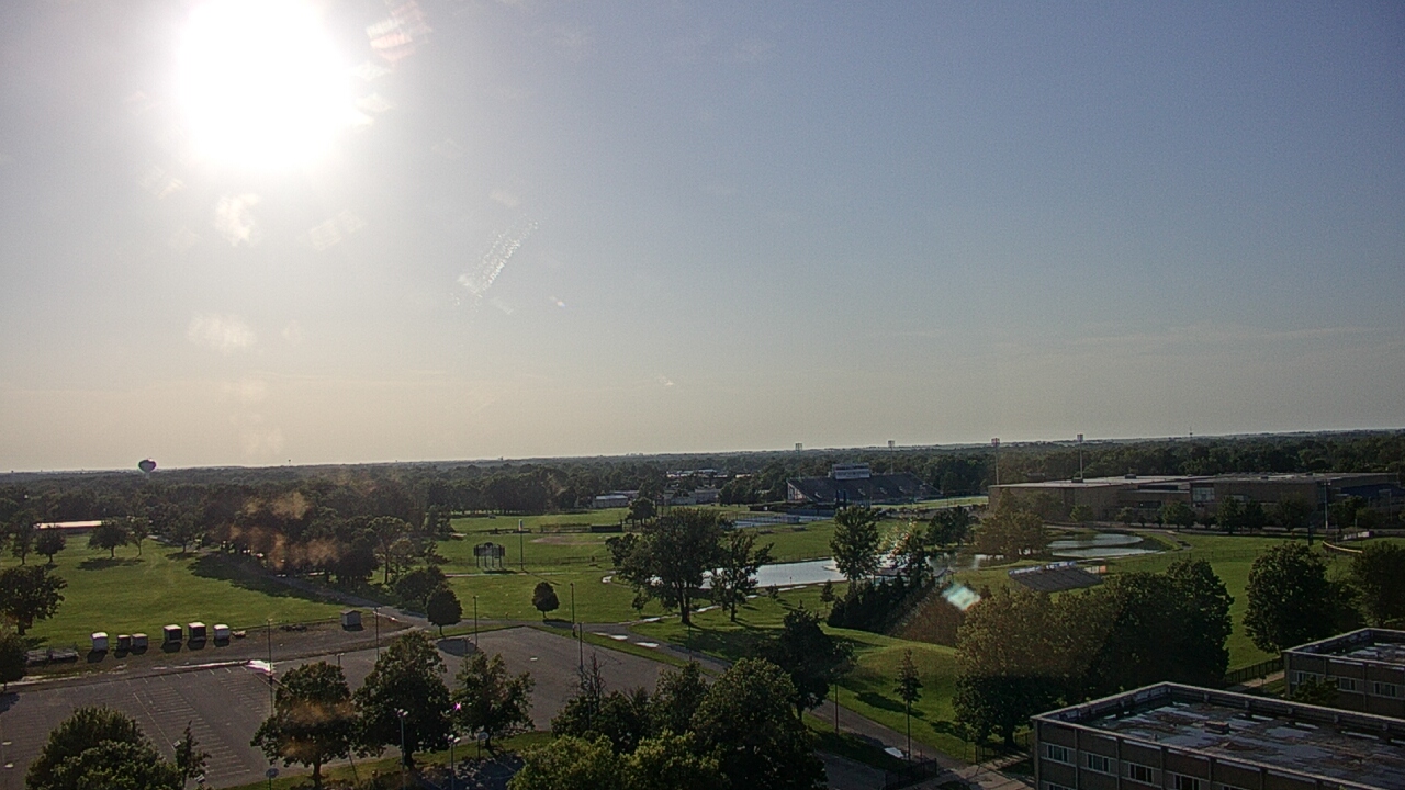 Thumbnail for current weather camera view from Eastern Illinois University in Charleston, Illinois