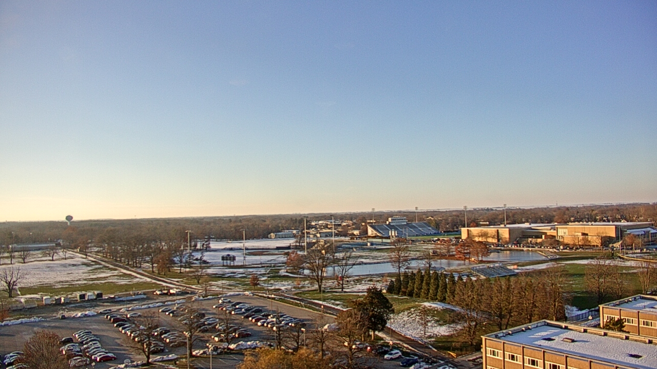 Thumbnail for current weather camera view from Eastern Illinois University in Charleston, Illinois