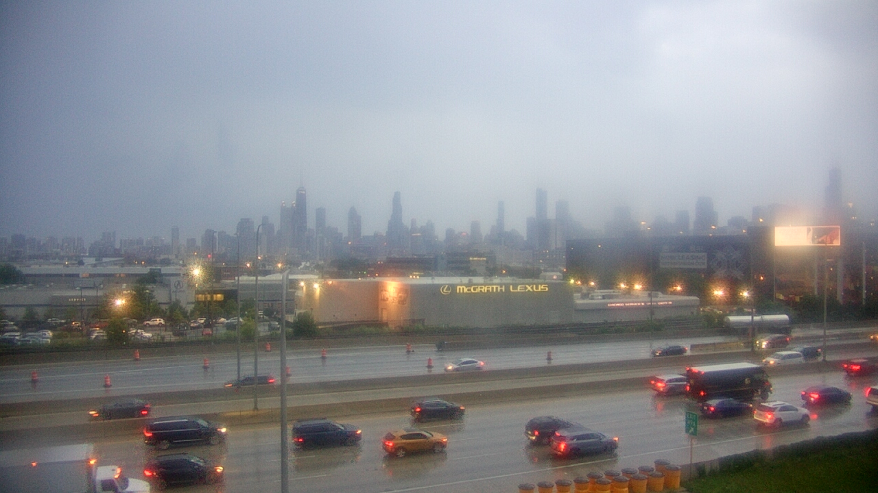 Thumbnail for current weather camera view from St Stanislaus Kostka School in Chicago, Illinois