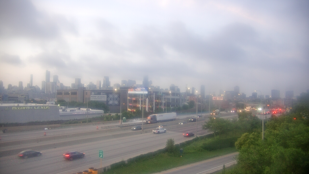 Thumbnail for current weather camera view from St Stanislaus Kostka School in Chicago, Illinois