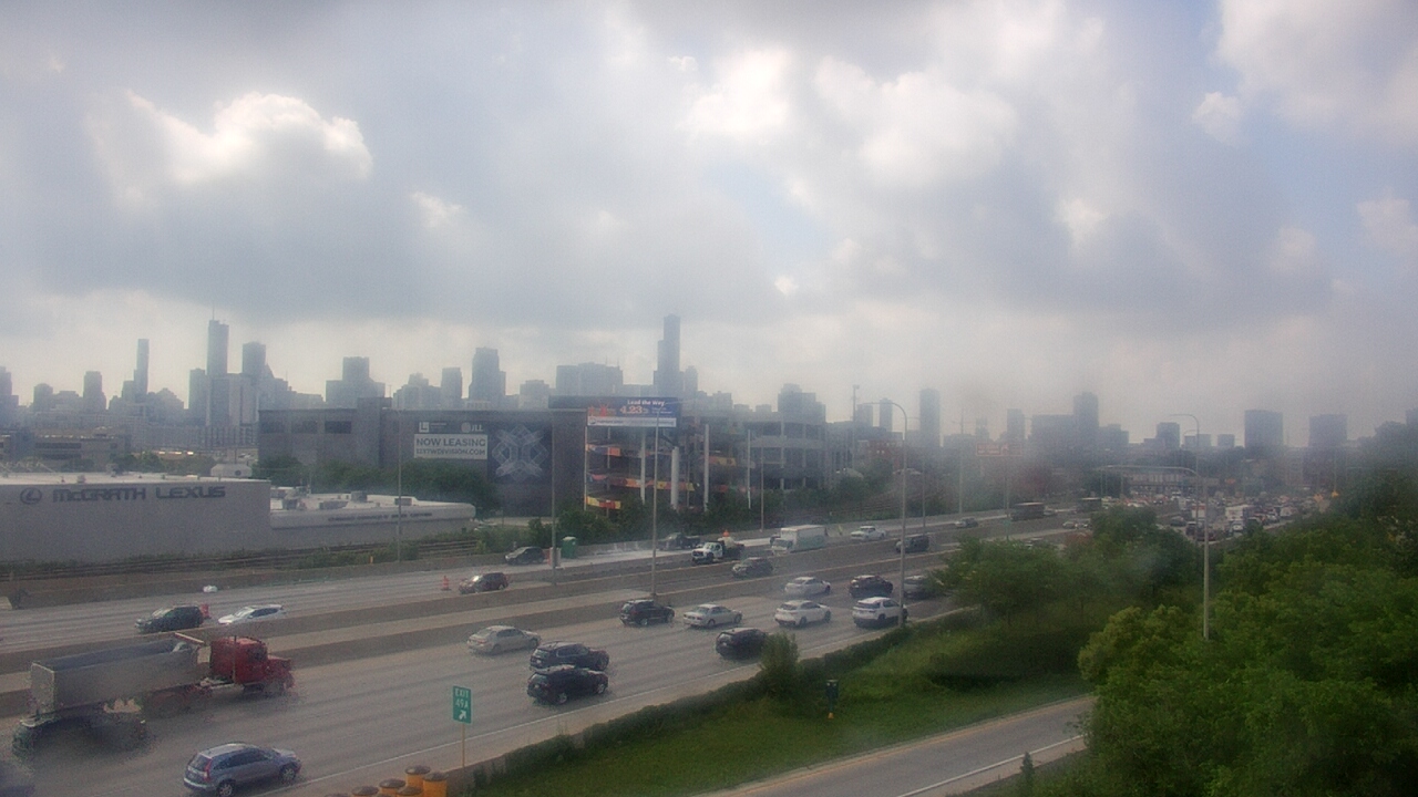Thumbnail for current weather camera view from St Stanislaus Kostka School in Chicago, Illinois