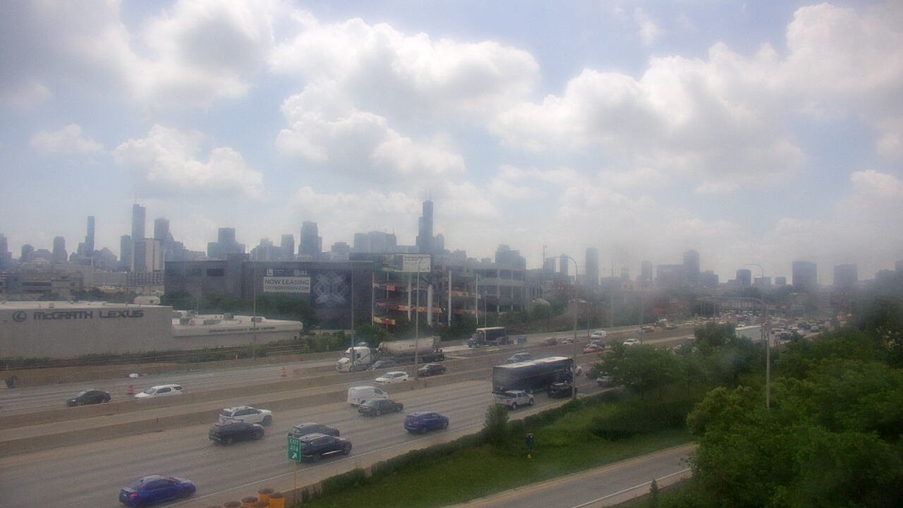 Thumbnail for current weather camera view from St Stanislaus Kostka School in Chicago, Illinois