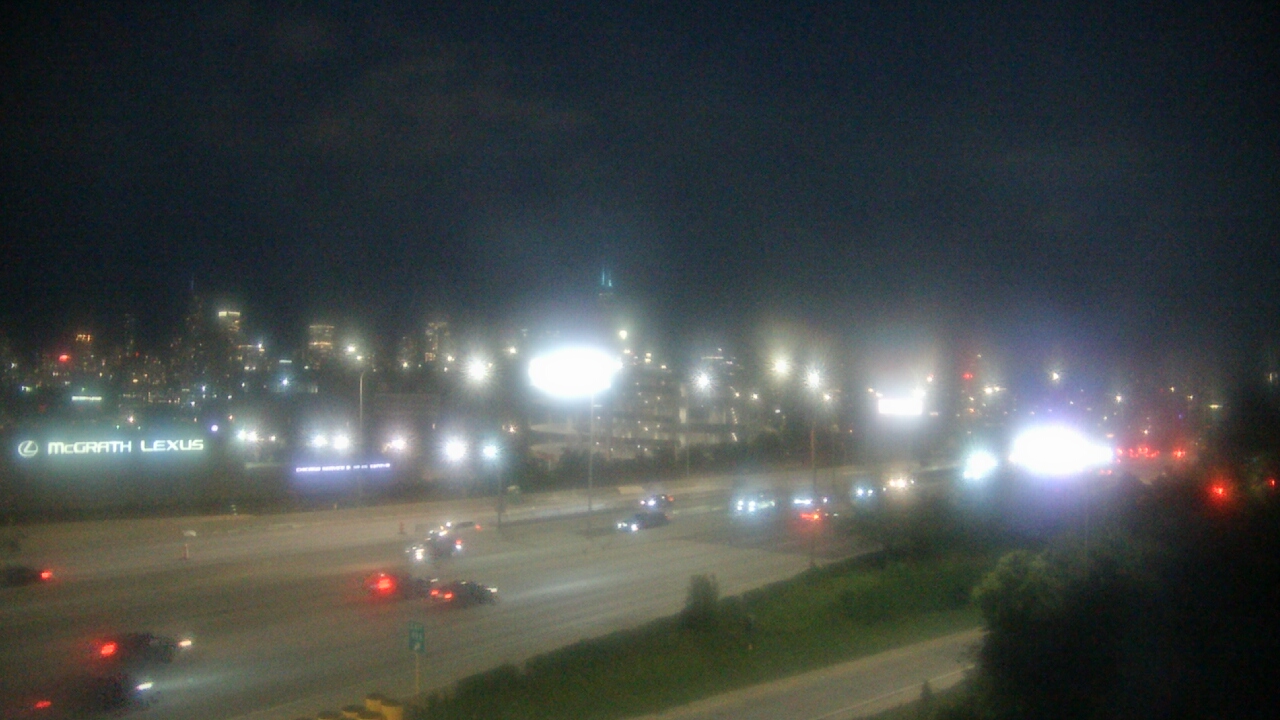 Thumbnail for current weather camera view from St Stanislaus Kostka School in Chicago, Illinois