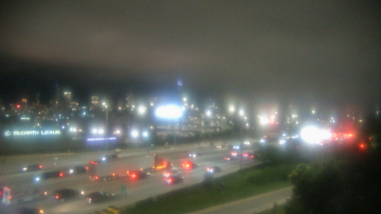 Thumbnail for current weather camera view from St Stanislaus Kostka School in Chicago, Illinois