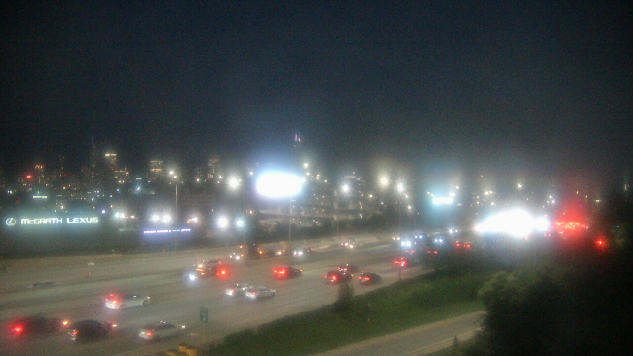 Thumbnail for current weather camera view from St Stanislaus Kostka School in Chicago, Illinois