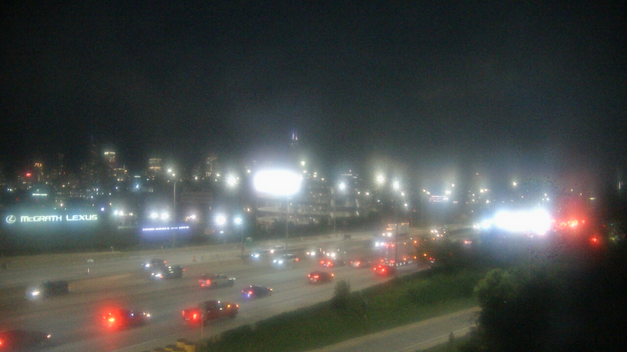 Thumbnail for current weather camera view from St Stanislaus Kostka School in Chicago, Illinois