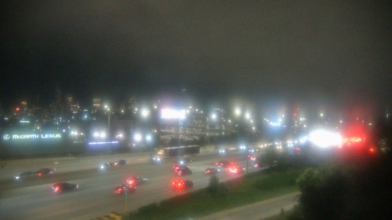 Thumbnail for current weather camera view from St Stanislaus Kostka School in Chicago, Illinois