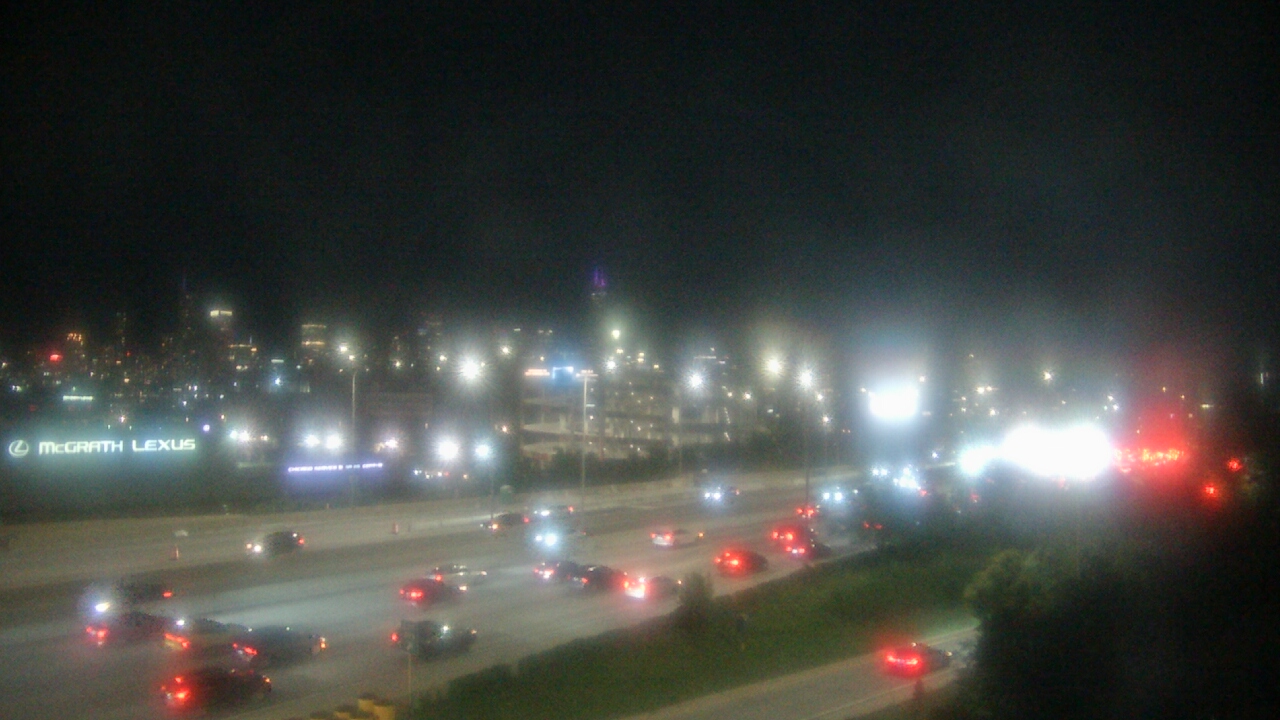 Thumbnail for current weather camera view from St Stanislaus Kostka School in Chicago, Illinois