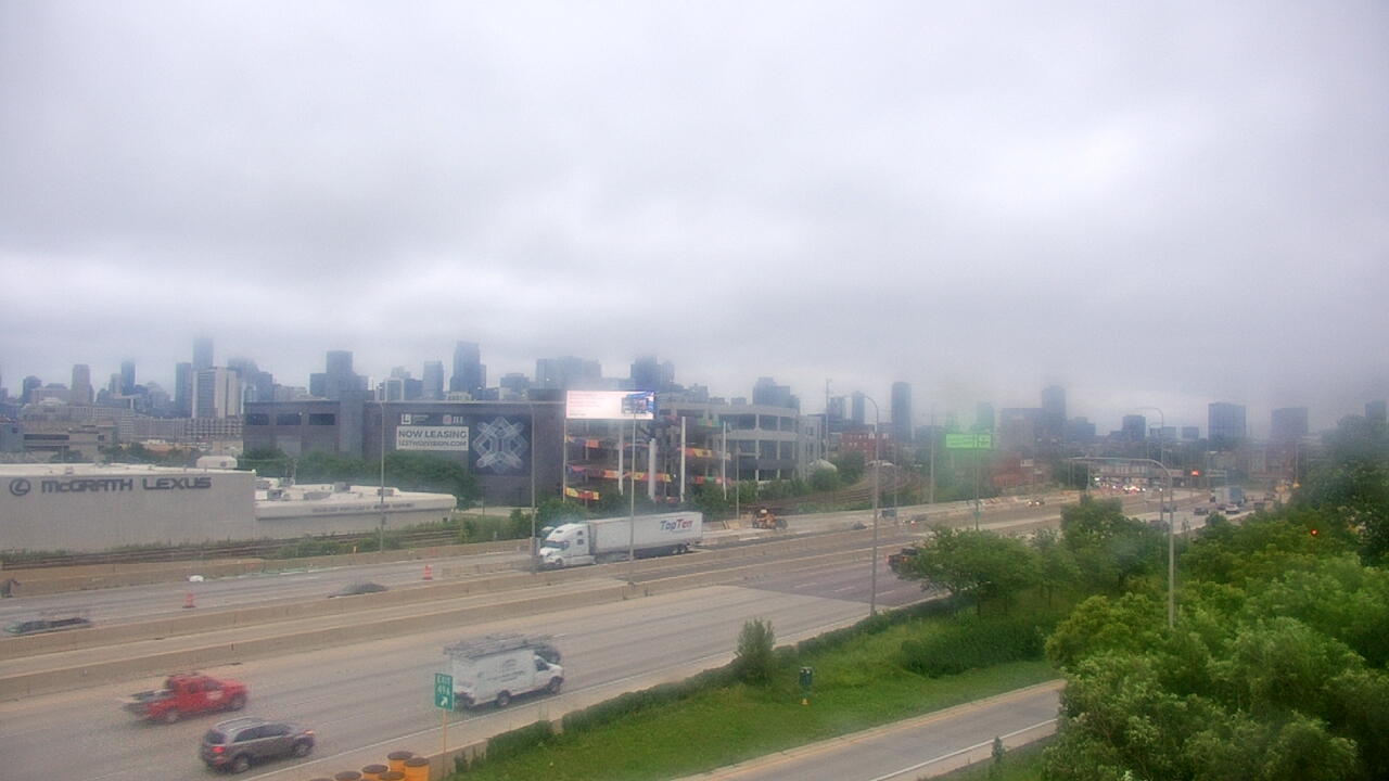 Thumbnail for current weather camera view from St Stanislaus Kostka School in Chicago, Illinois