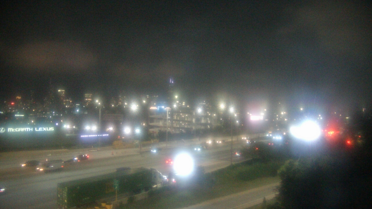Thumbnail for current weather camera view from St Stanislaus Kostka School in Chicago, Illinois