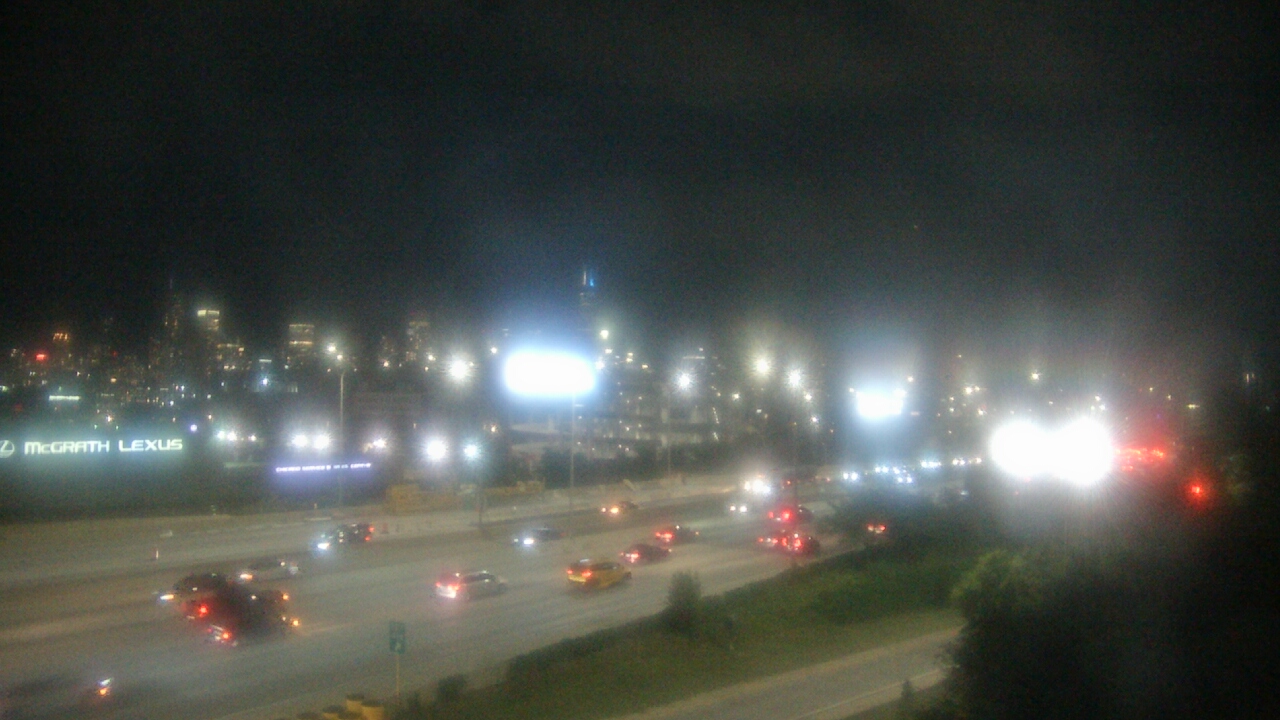 Thumbnail for current weather camera view from St Stanislaus Kostka School in Chicago, Illinois