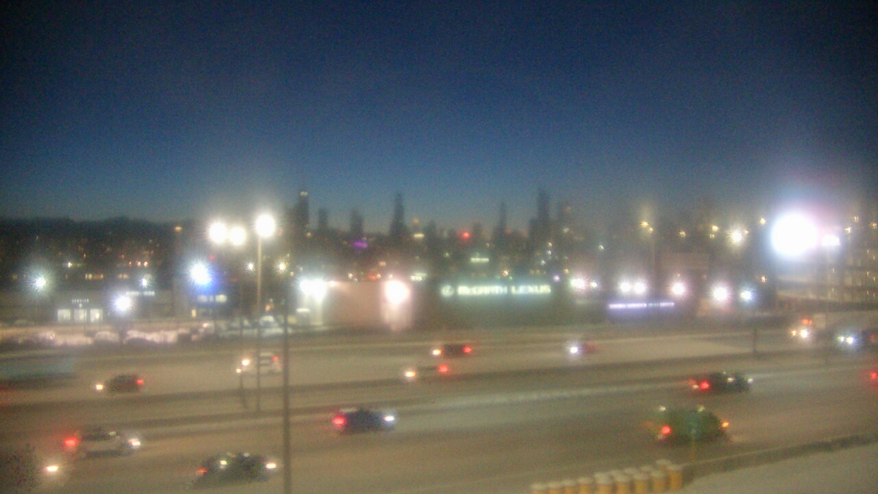 Thumbnail for current weather camera view from St Stanislaus Kostka School in Chicago, Illinois